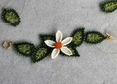 Beaded Bracelet Flower with Leaves