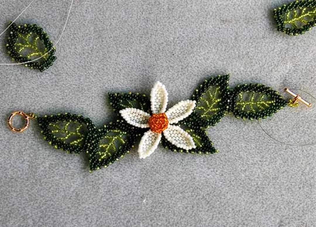 Beaded Bracelet Flower with Leaves
